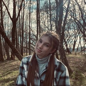 Meet your Posher, Mia